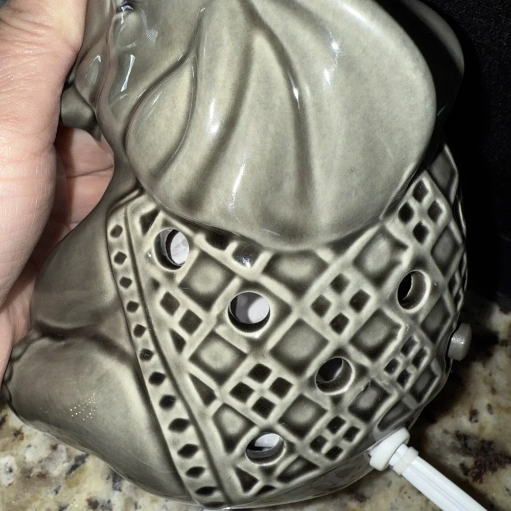 Elephant Night Light Lucky Trunk Up Gray Ceramic Table Lamp Switch 6x5.‎ 5185